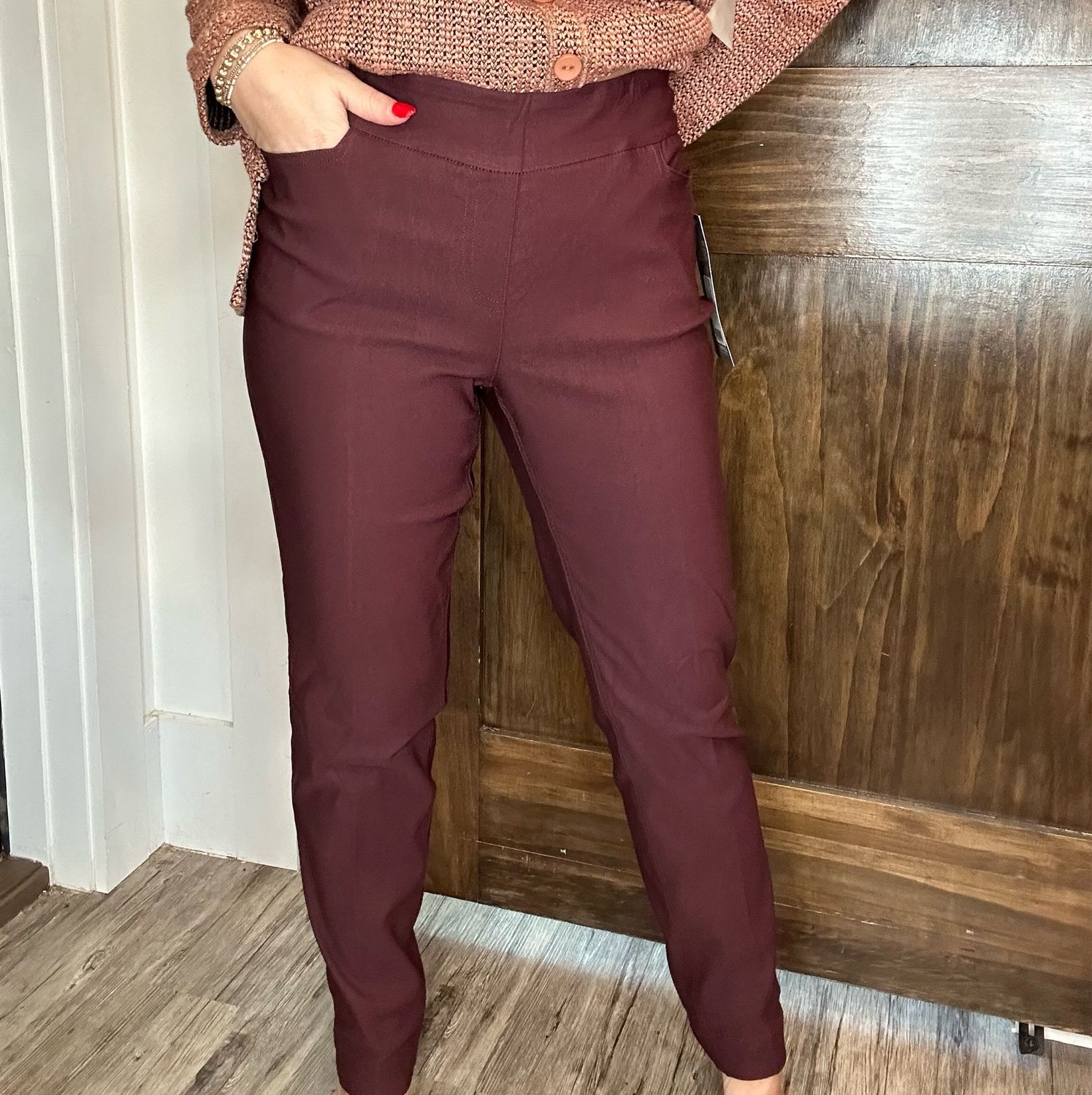 Eggplt Pull-On Ankle Pant