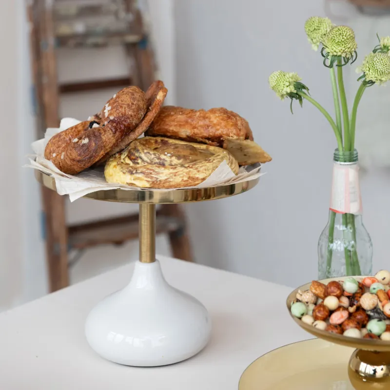 AH3480-Enameled Metal Pedestal
