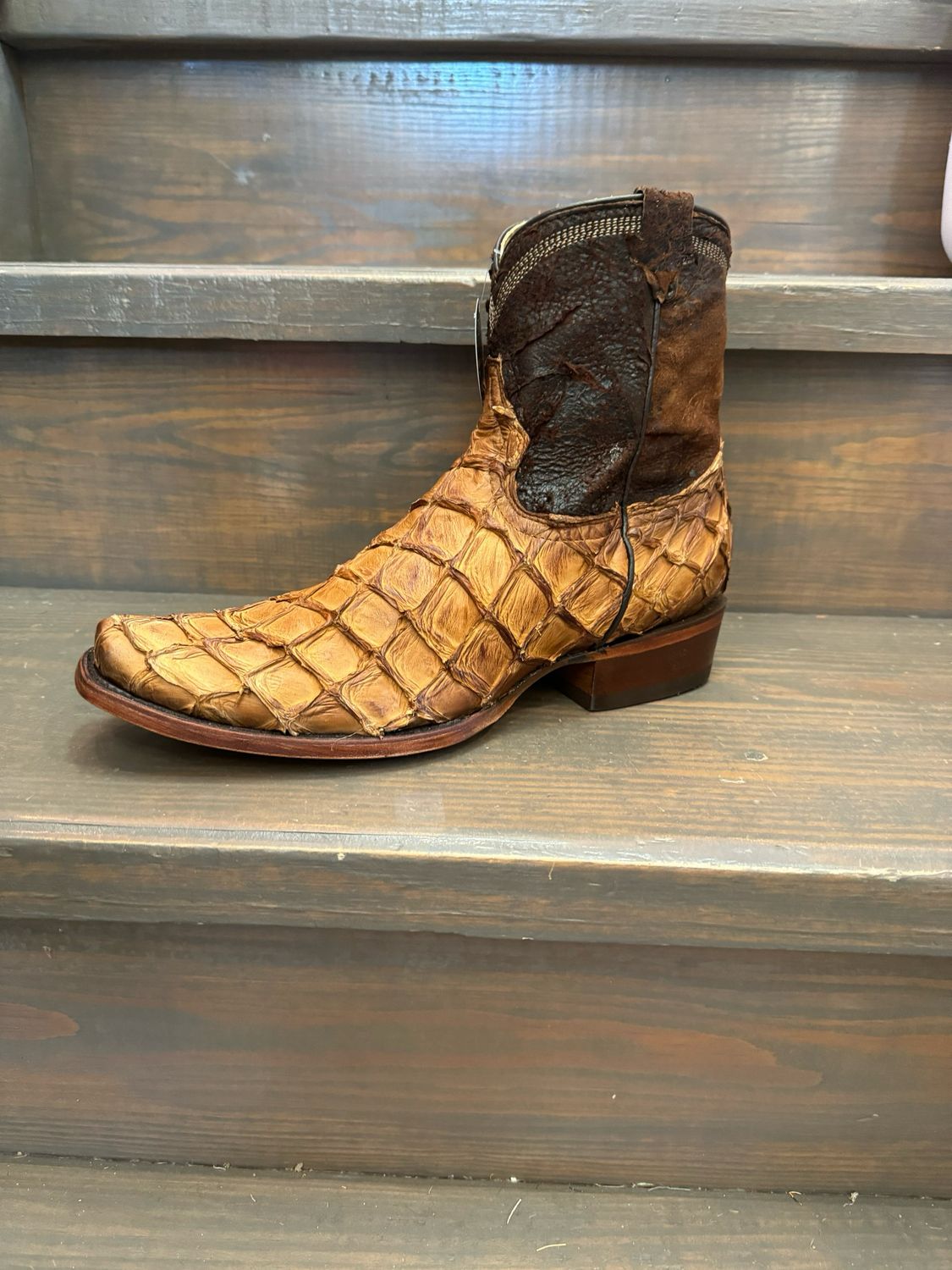 A4660-Cognac Fish Embroidered Short Boot