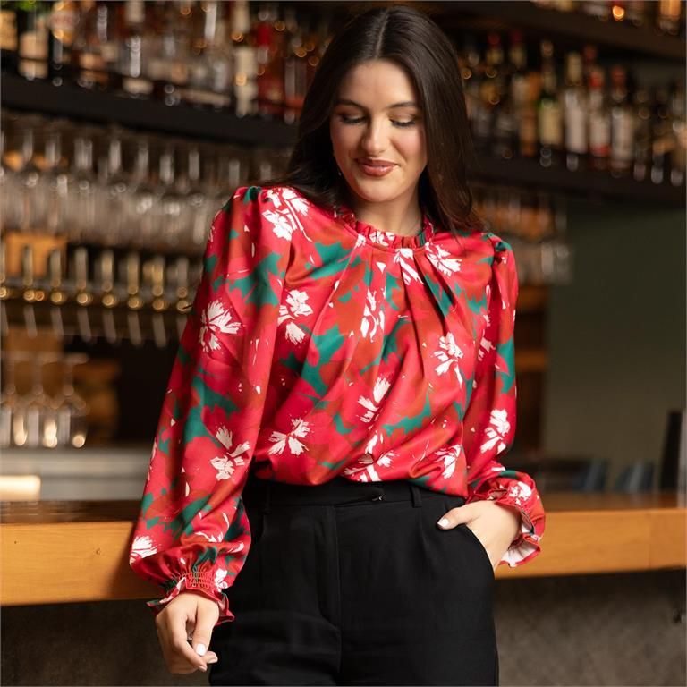Quinn Pretty Poinsettias Top