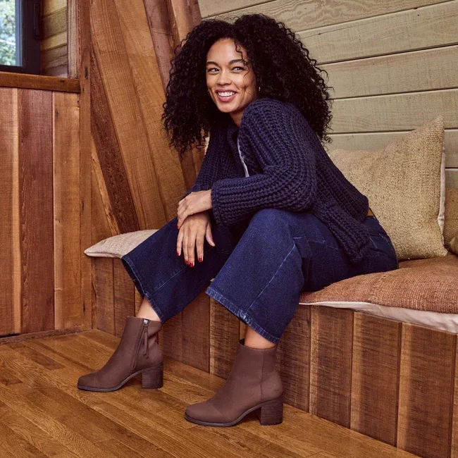 Evelyn Boot-Oak Brown
