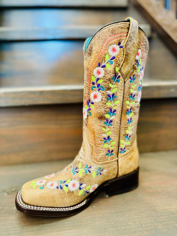 TN Honey Floral Emb Sq Toe