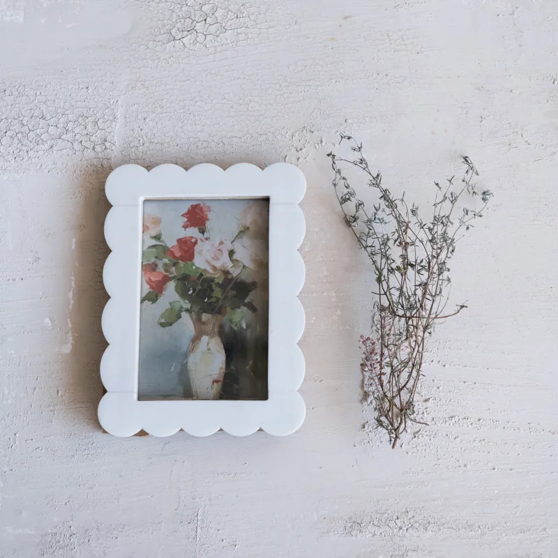 Scalloped Resin Photo Frame-DG0218