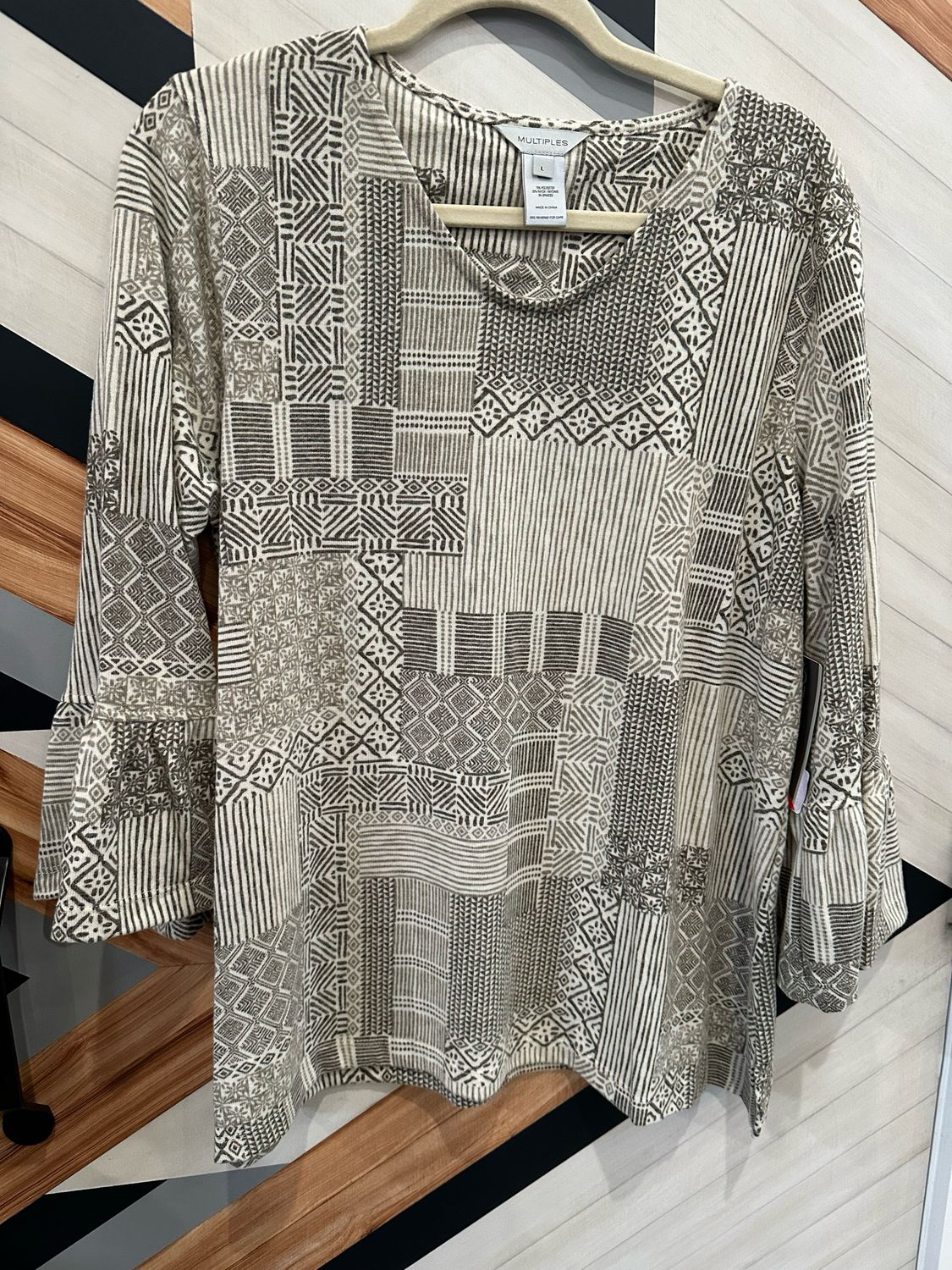 Multi Flounce Slv V-Nk Top