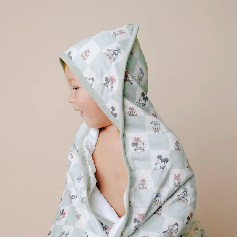 Mickey &amp; Friends Premium Hooded Towel