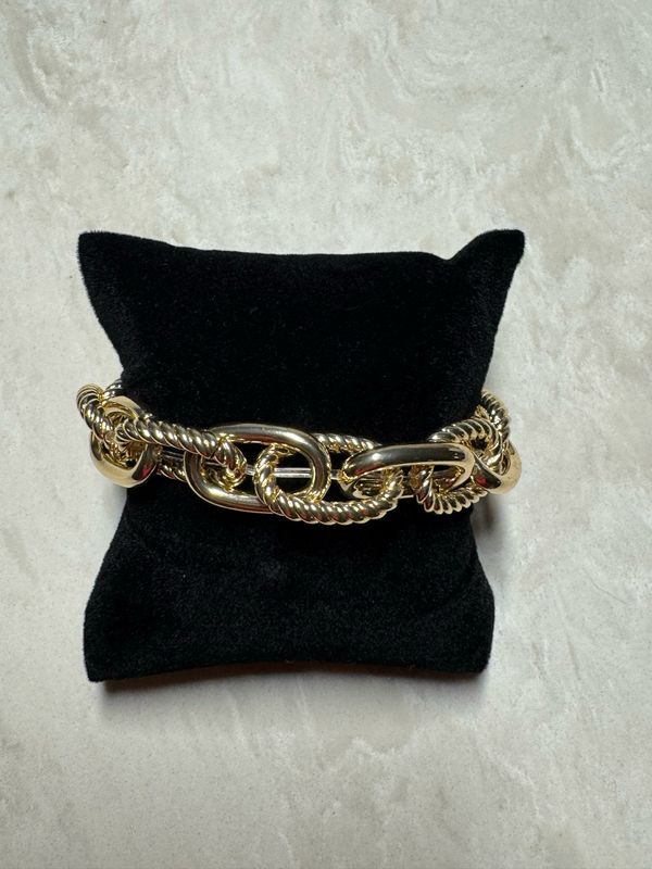 VG Gold Link Bracelet