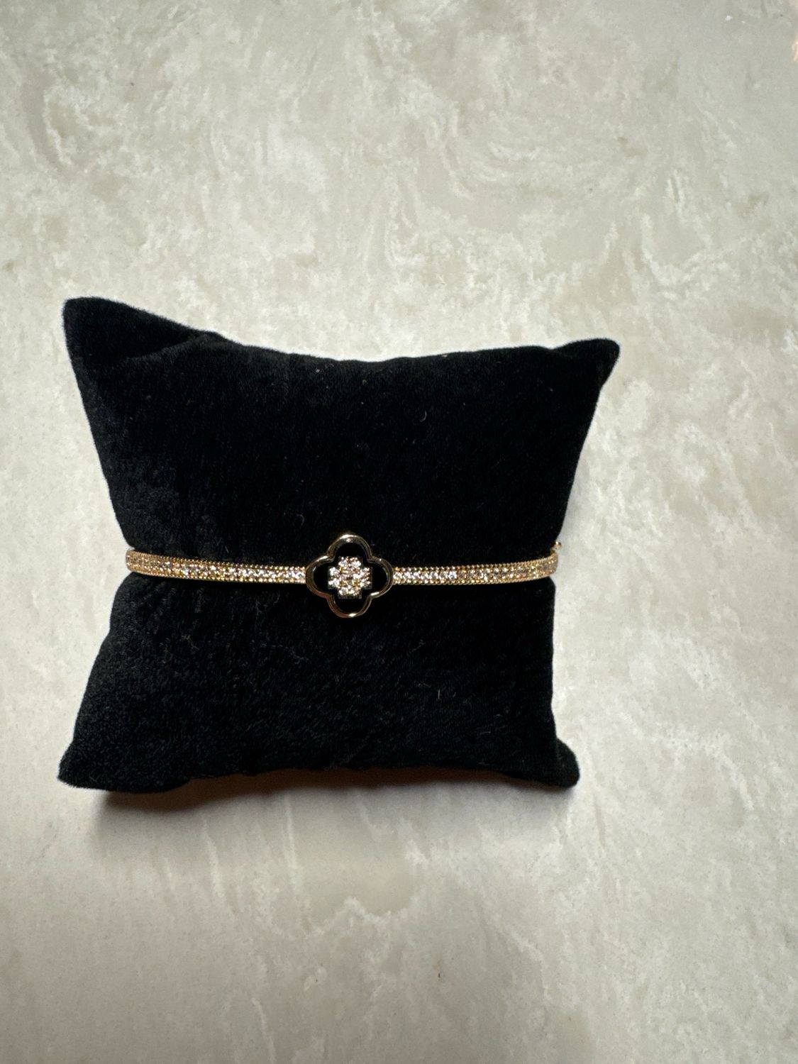 VG Black Clover Hinge