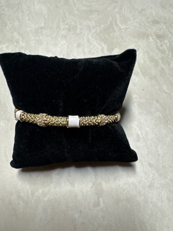 VG White Accent Bracelet
