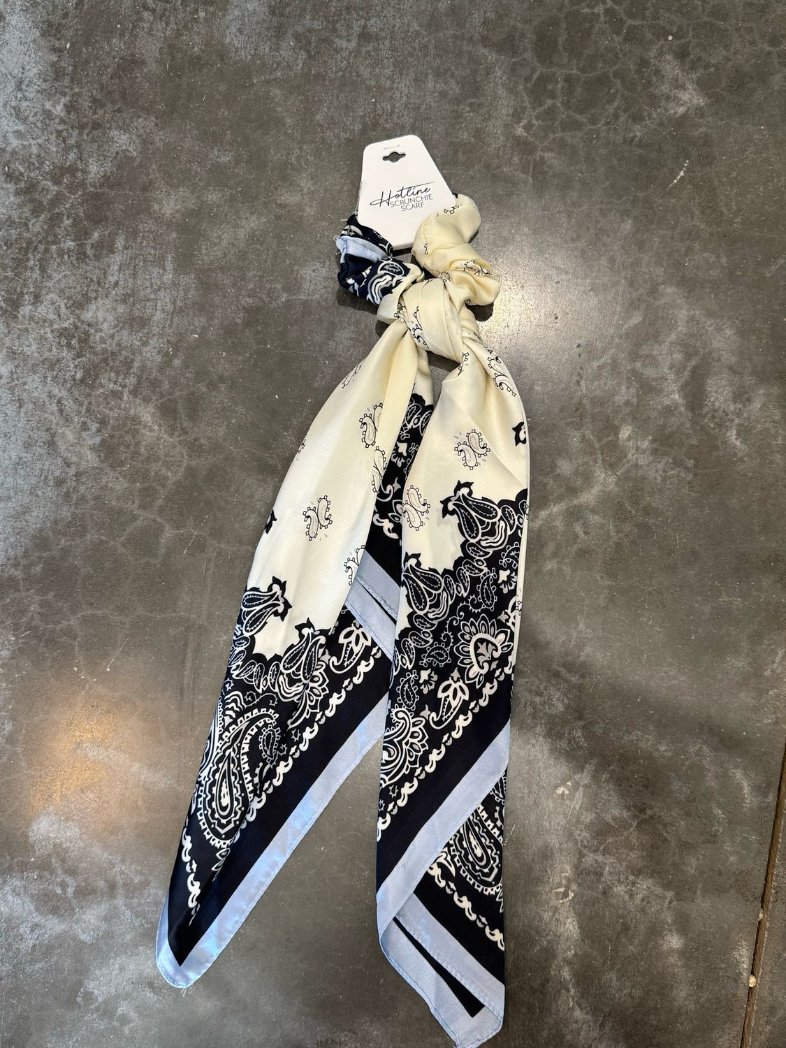 Tan/Navy Scrunchie Scarf