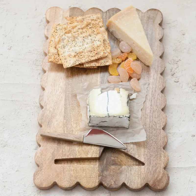 DG0936-Mango Wood Scalloped Serving Board