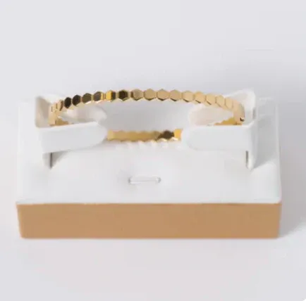 VG Scallop Bangle