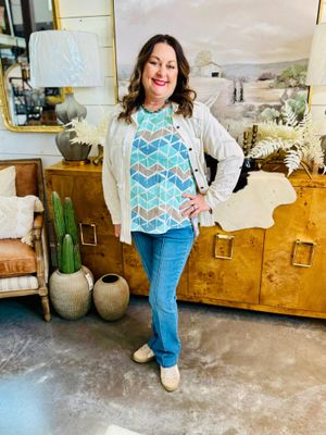 Trimlt Tuck Frt Bttn Back Top