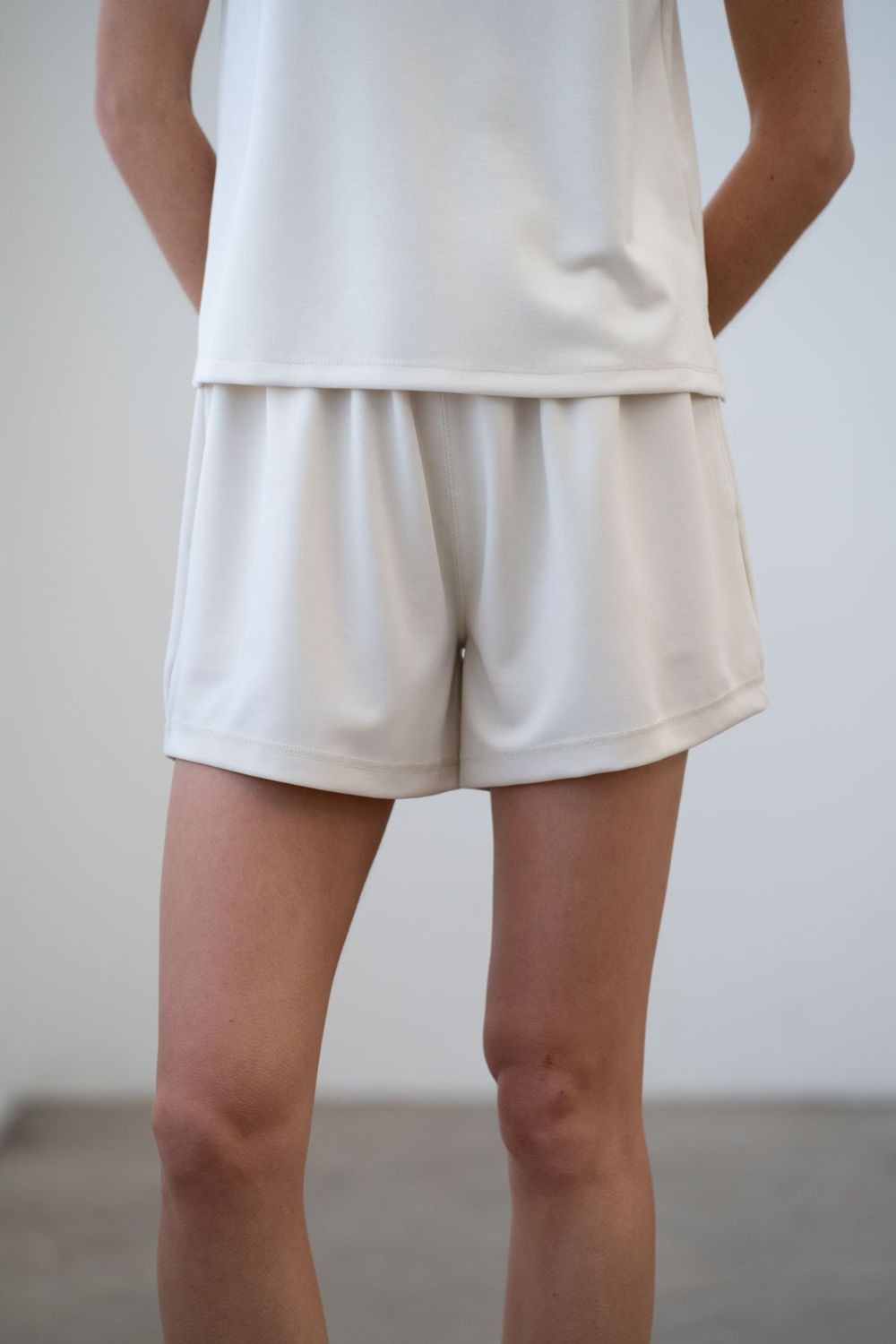 BW Ang Shorts Cream