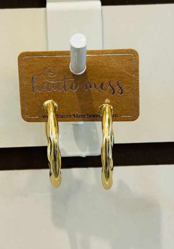 Thick Wavy Gold C Shaped Hoop #543