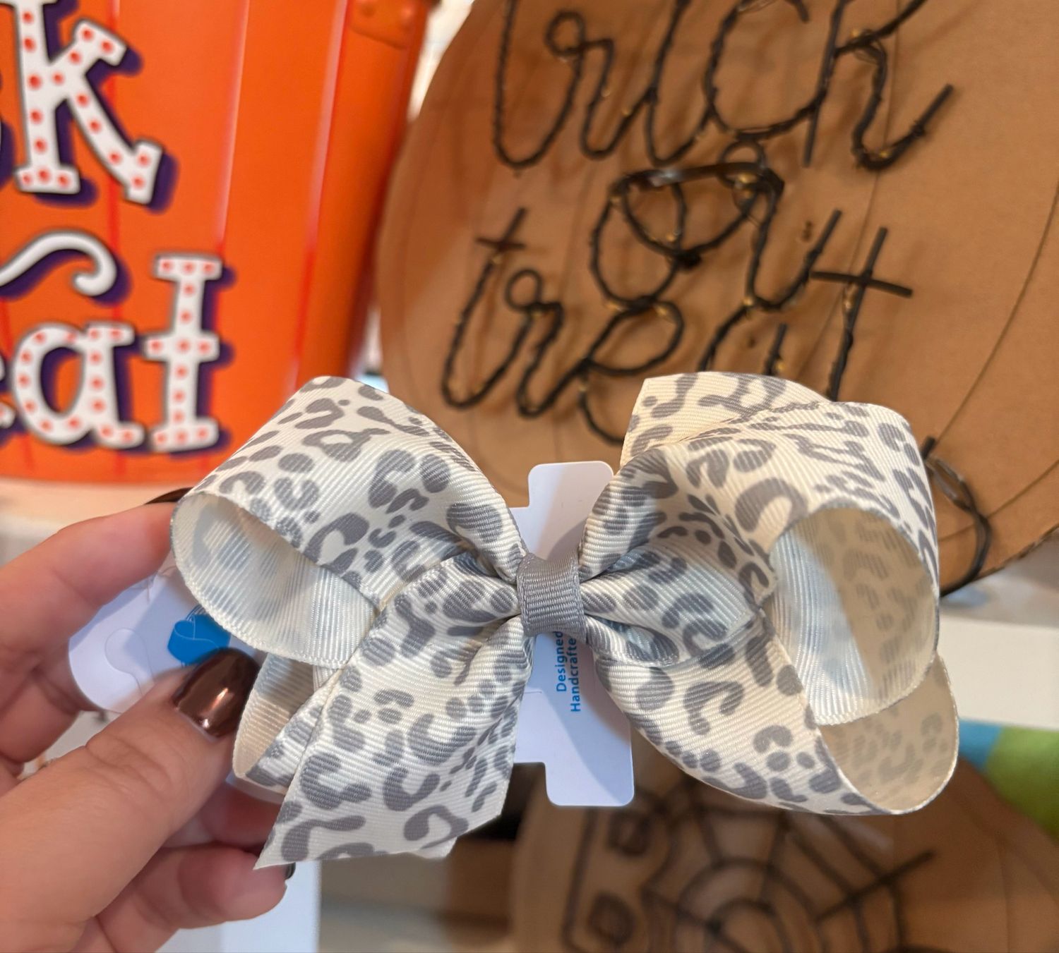 CH Grey Leo Med Bow