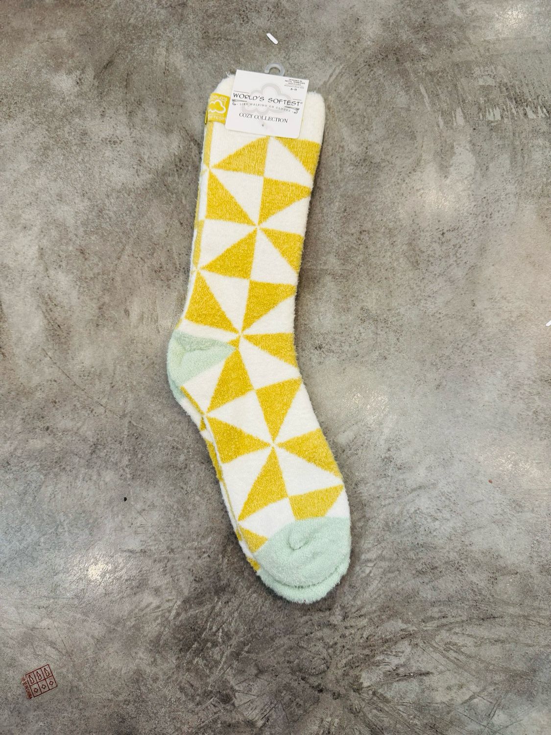 VG Cozy Cali Triangle Gold