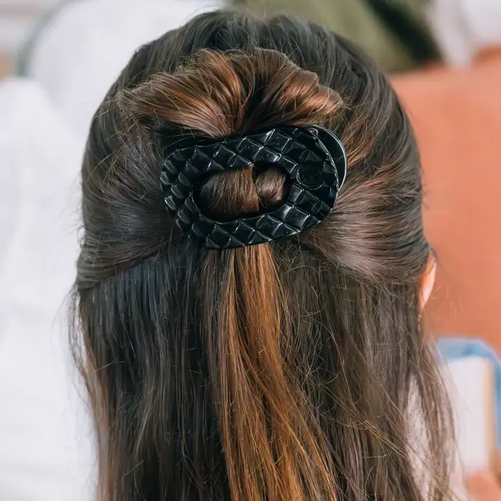 Flat Round Hair Clip-SM-Jet Black Quilted