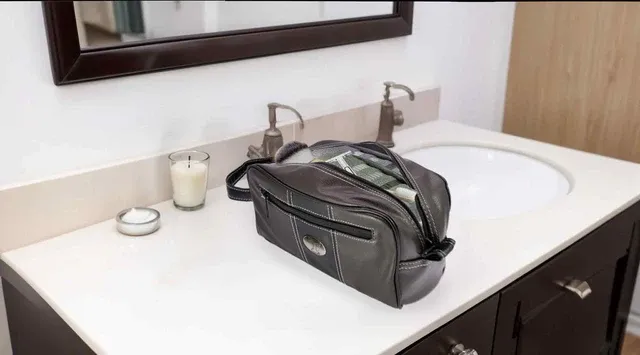 Pebble Grain Black/Brown Toiletry Bag-TN