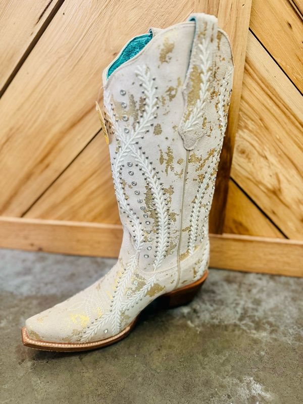 LD White-Gold Emb &amp; Crystal Studs