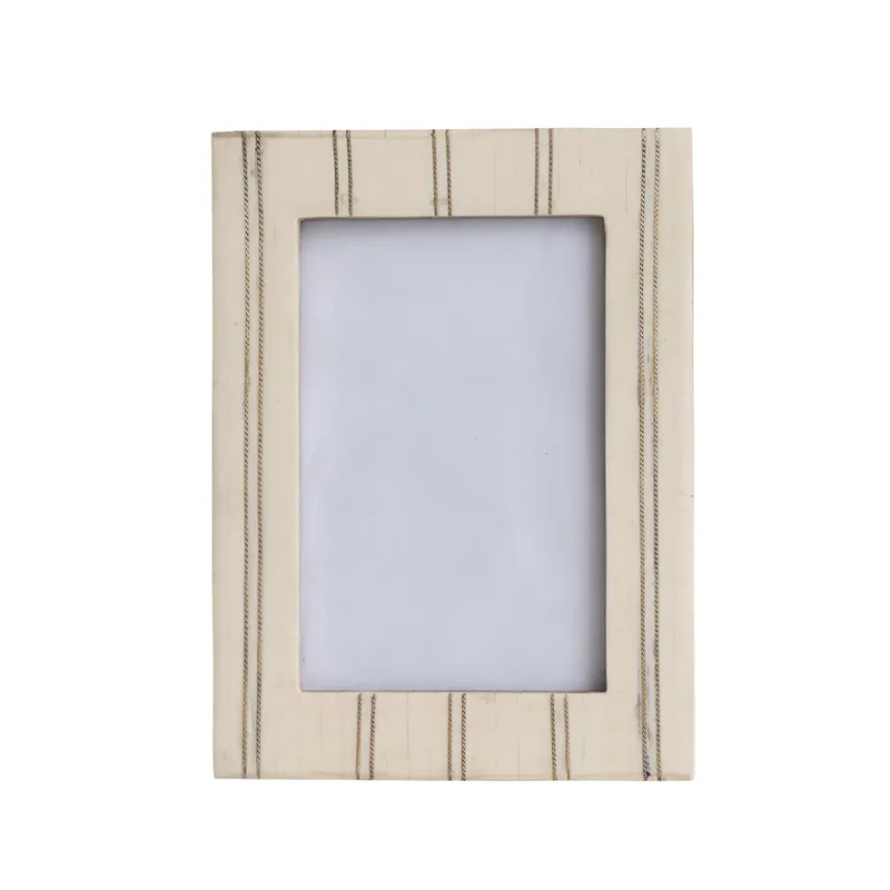 AH2811-Resin Photo Frame w Metal Inlay Cream