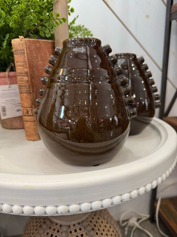 DF7949-Terra Cotta Vase w Hobnails