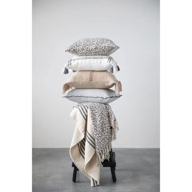 DF5215-Grid Pattern &amp; Tassel 20" Pillow