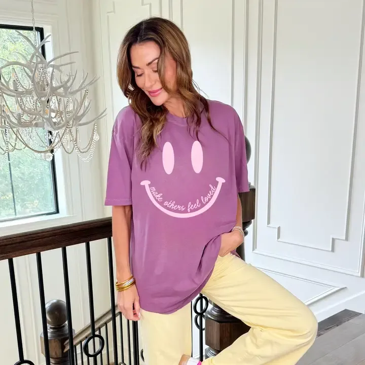 RD Make Others Feel Loved Smiley Tee