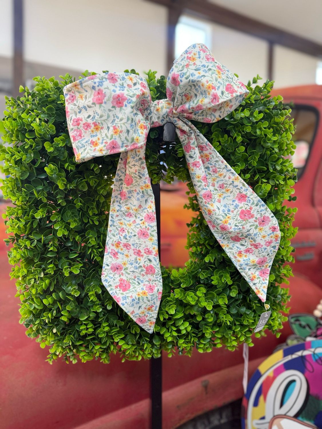 VG 22" Eucalyptus Square Wreath