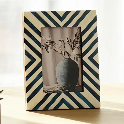 Contemporary Striped Blue 4x6 Frame