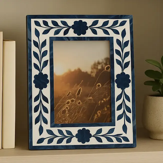 Blue Resin/Wood 4x6 Frame