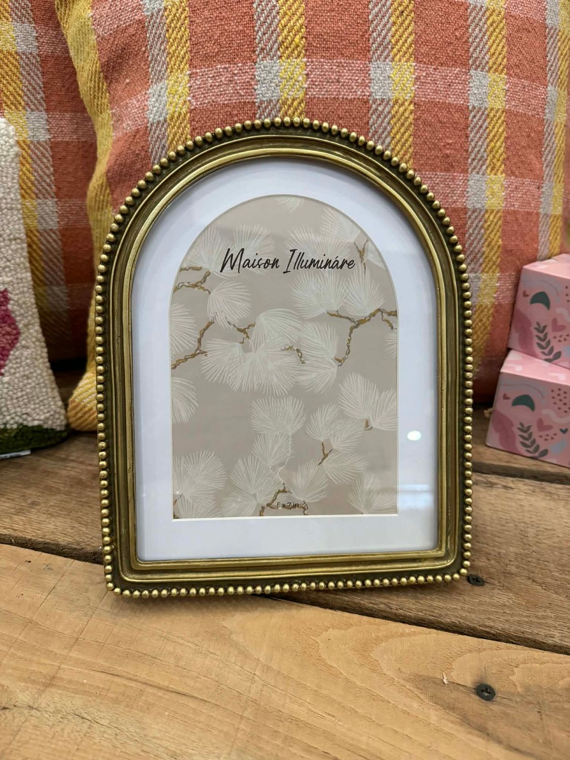 Gold 5x7 Matted Beaded Arch Frame