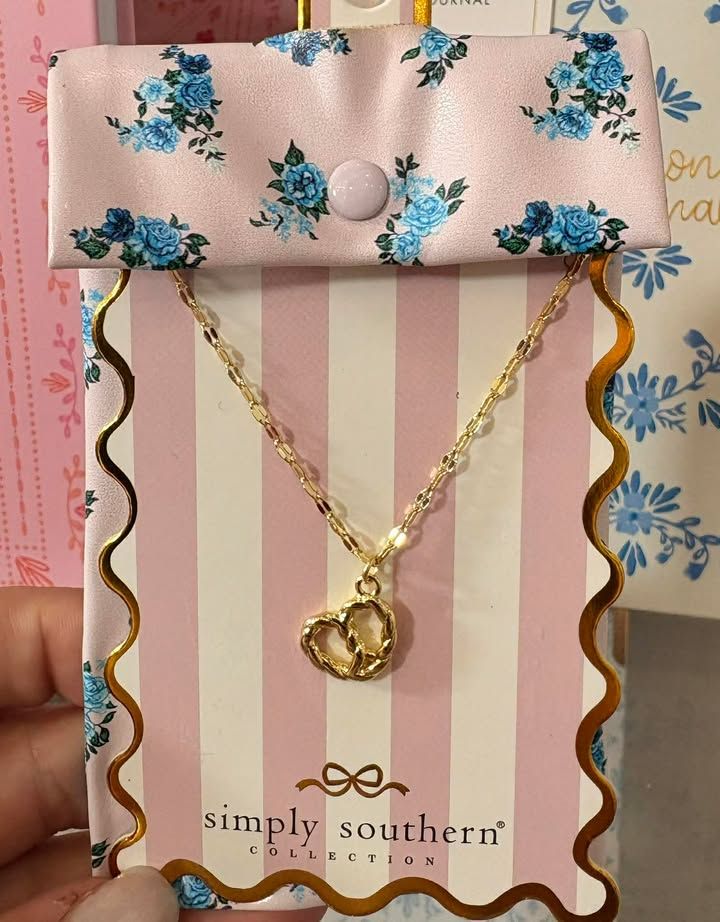 RM Simply Southern Necklace Pretzel