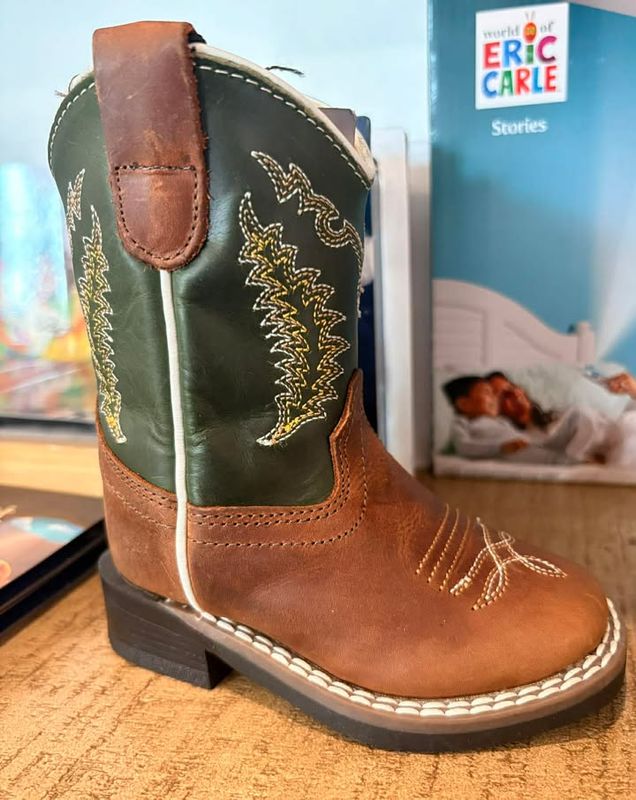 Toddler's Brown Foot/Green Waxy Shaft