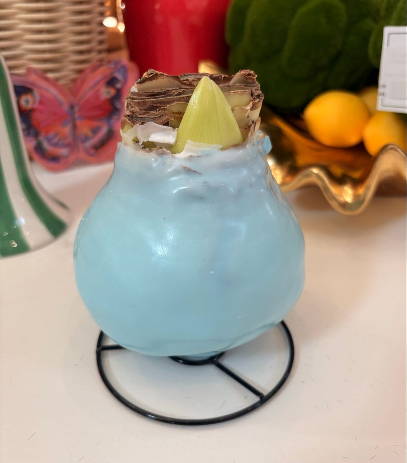 VG Blue Pastel White Flower Amaryllis