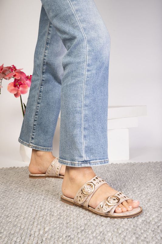 Hey Hottie-Cream Crackle