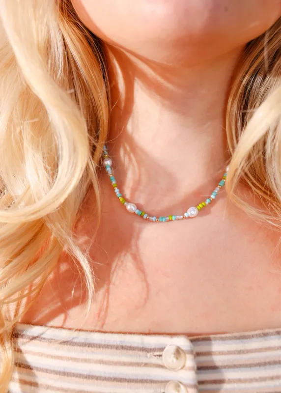 VG Beaded Blonde-Capri Sprinkle Pearl Necklace