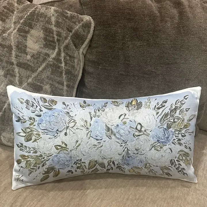 VG Blue &amp; White Hydrangeas Lumbar