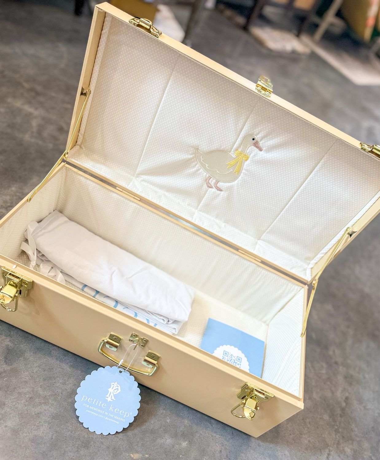 Petite Beige Trunk-White Dot