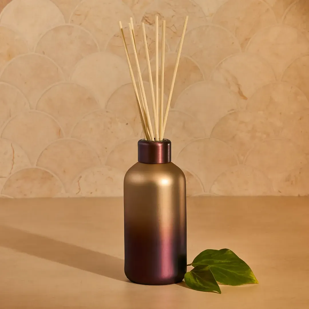 Apple Oud Artisan Tuscan Radiance Reed Diffuser