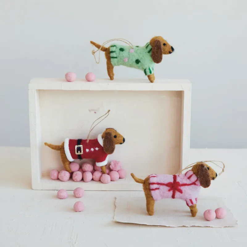 XT2542A-Wool Felt Dachsund Ornament-Green