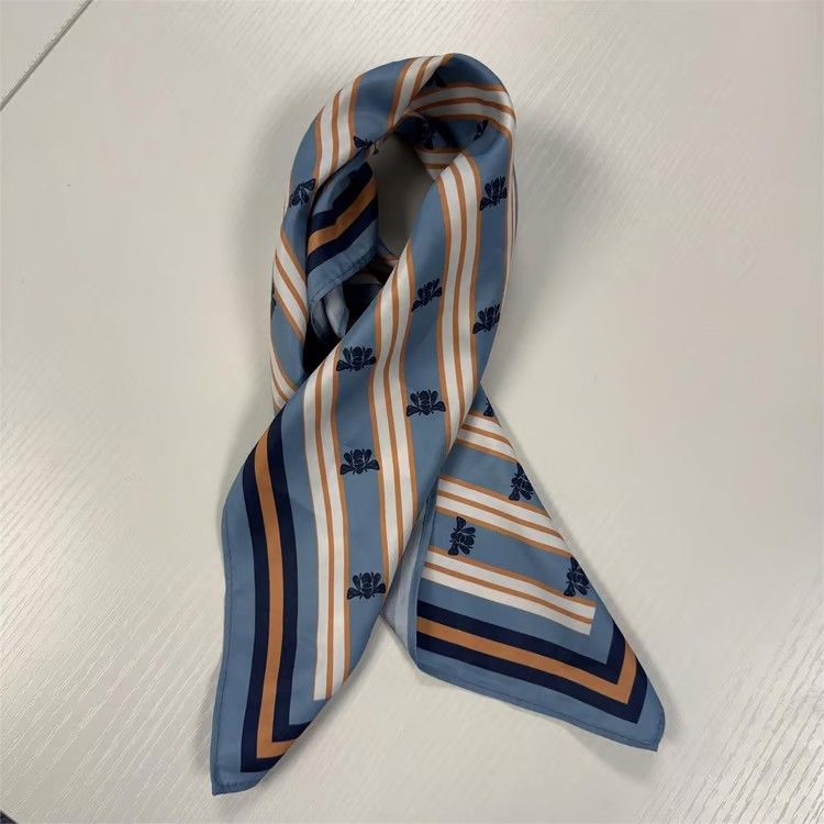 Queen's Keep Drew Scarf