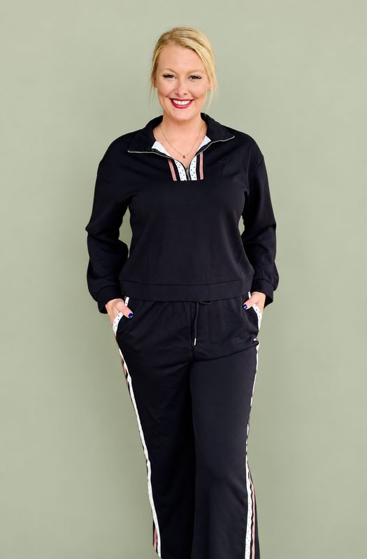 VG Black Dot Pullover