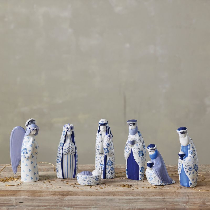 XS8795-Blue/White Ceramic Nativity