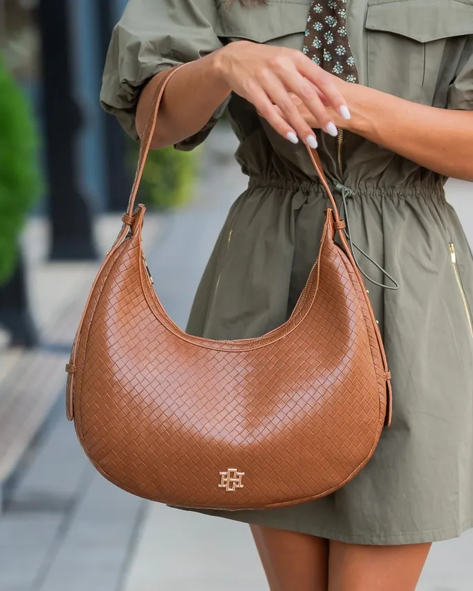 Winslow Curved Bag-Woven Saddle