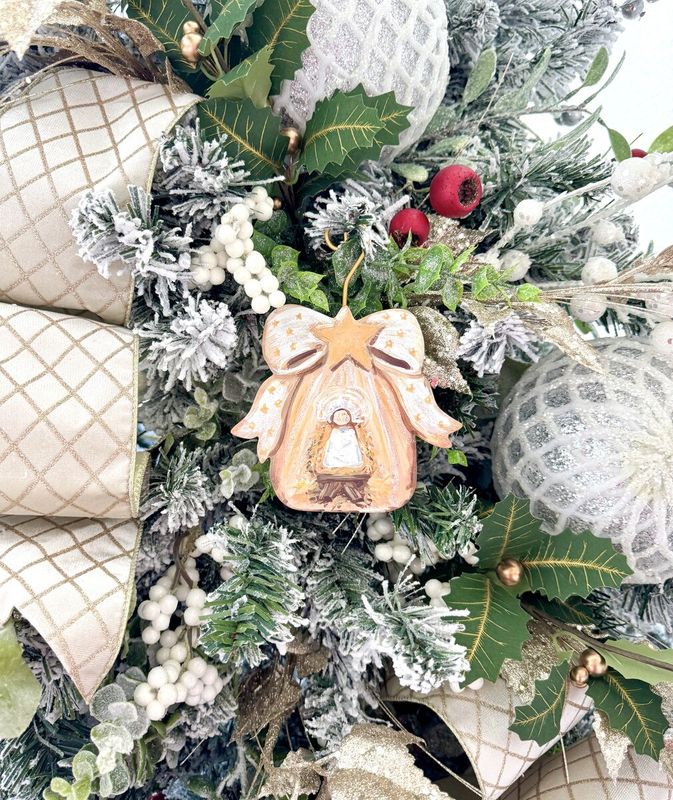 VG Bow Manger &amp; Baby Jesus Ornament