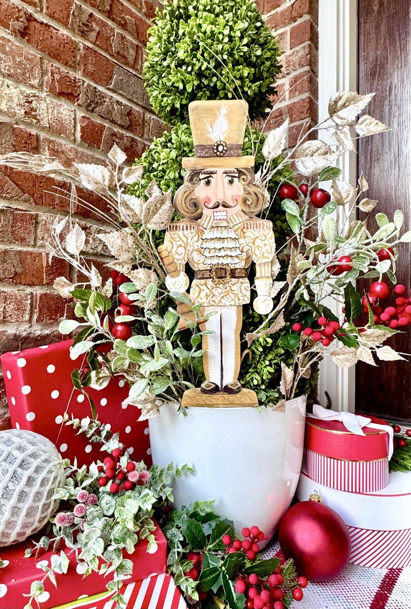 VG Gold Chinoiserie Nutcracker