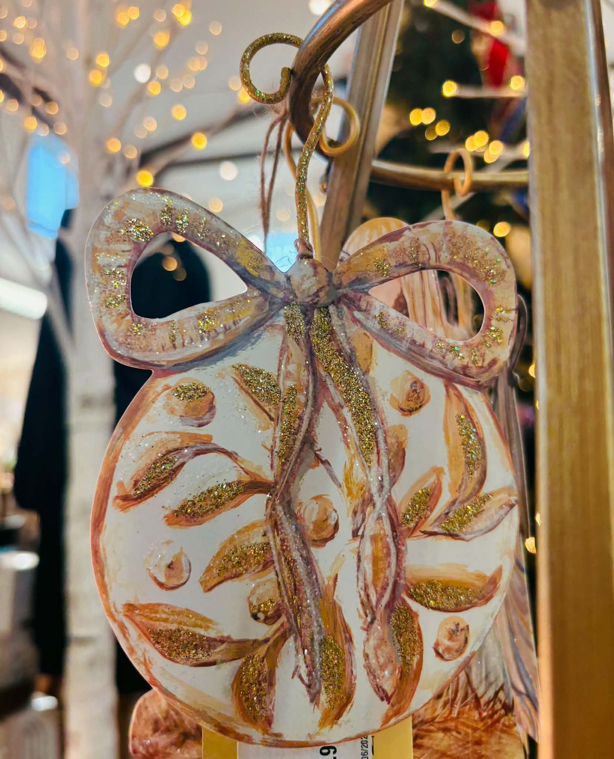VG Golden Ornament