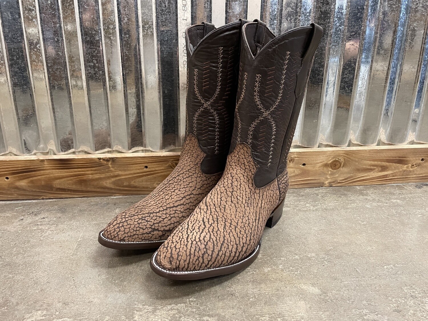BULL NECK ROUND TOE BOOTS