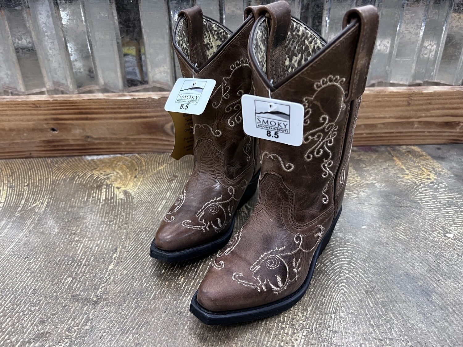 Smoky Mountain Girls' Brown Jolene Distressed Western Boots Pointed Toe