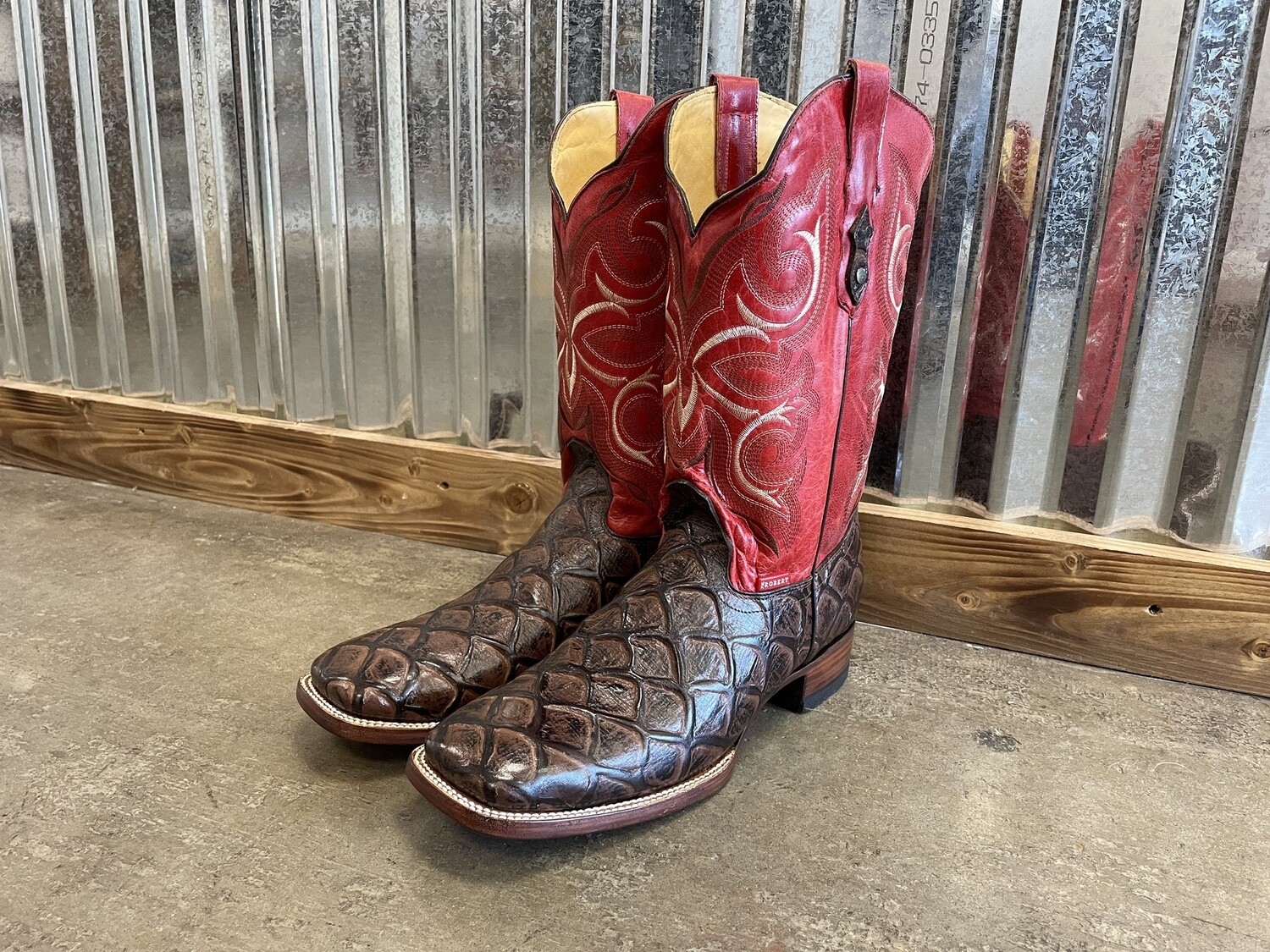 MEN'S GENUINE COWHIDE PIRARUCU PRINT LEATHER